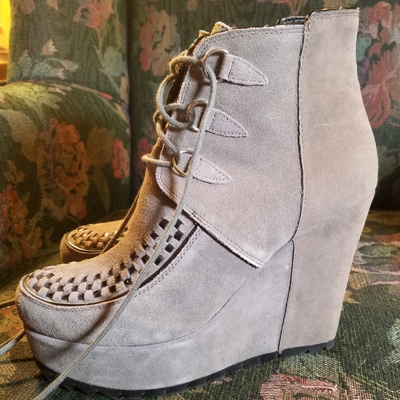 Very Volatile Platform Booties - Picture 1 of 8